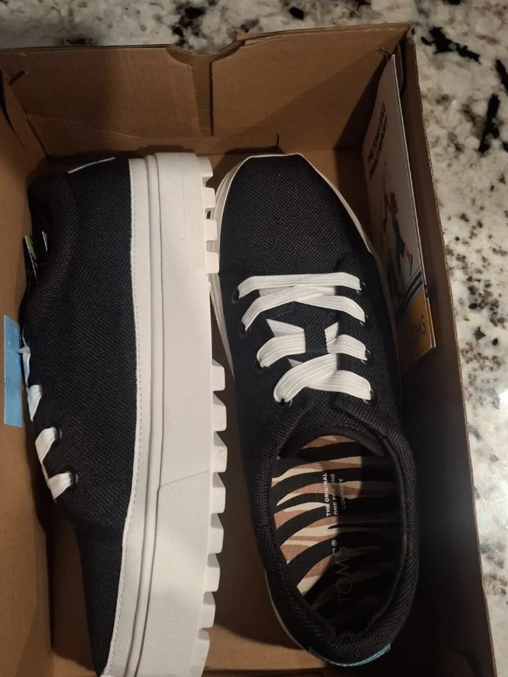 NIB womens TOMS black canvas chunky sole lugs size 10